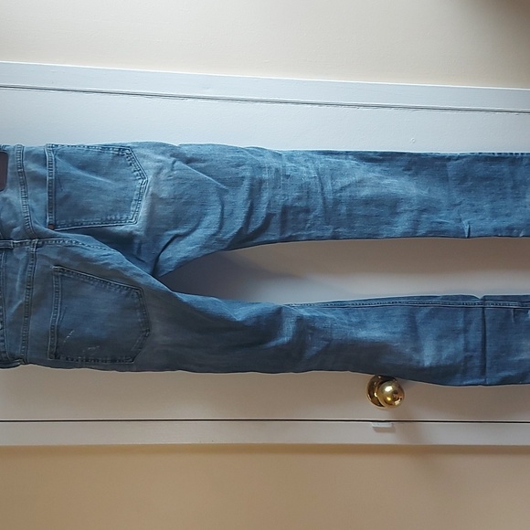 Distressed Men's Jeans - Picture 6 of 9